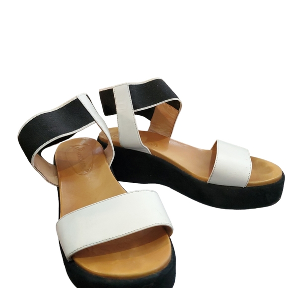 Reg $175 Corso Como black and white leather upperplatform sandals size 6… - Picture 2 of 5